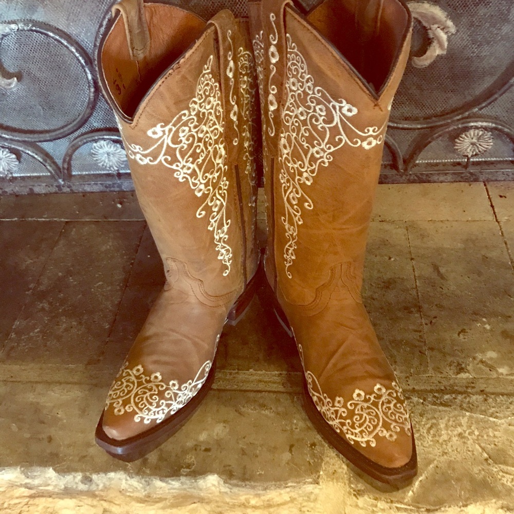 Cedro Camel Boots